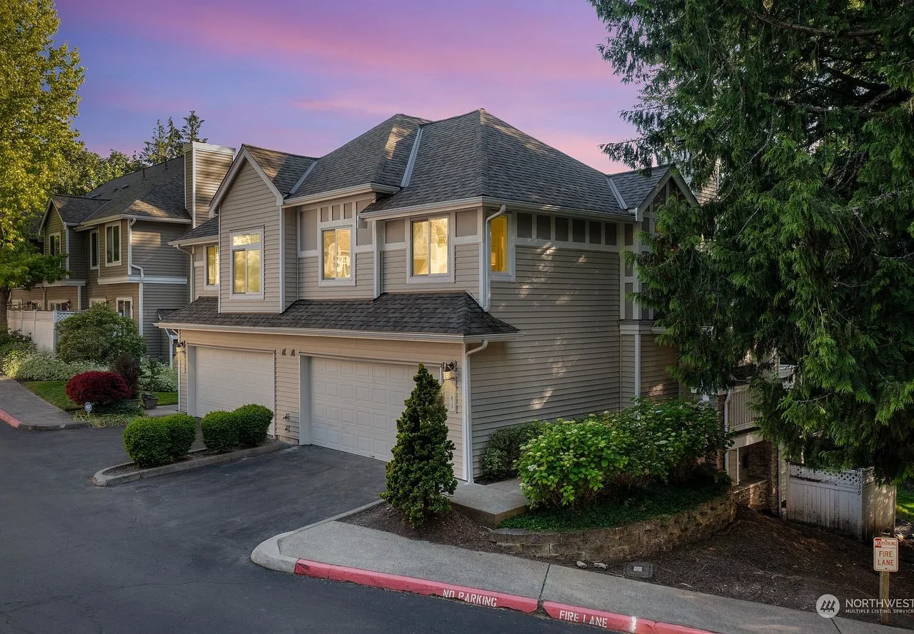 6541 SE Cougar Mountain Way, Bellevue, WA 98006