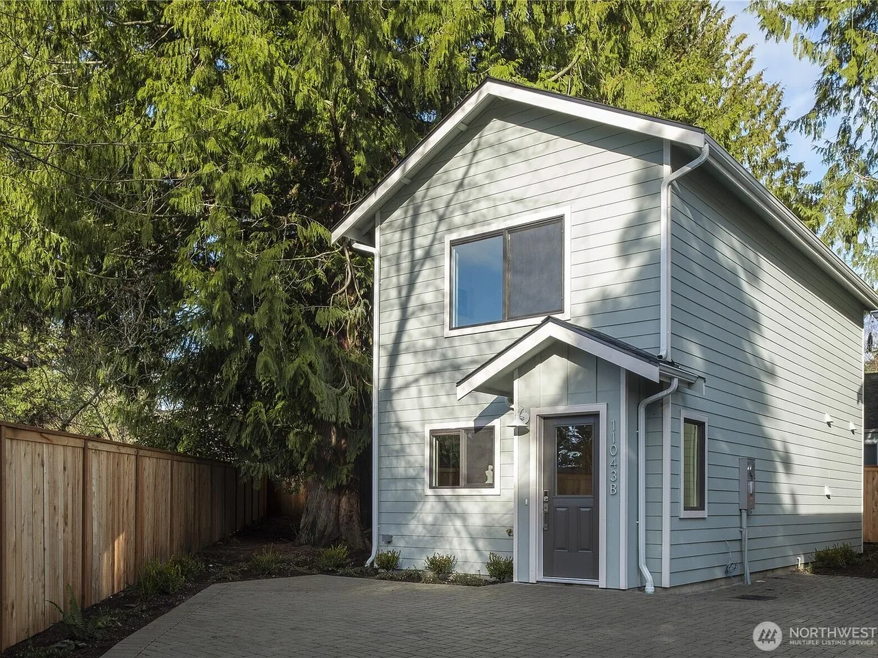 11043 B 19th Avenue NE, Seattle, WA 98125