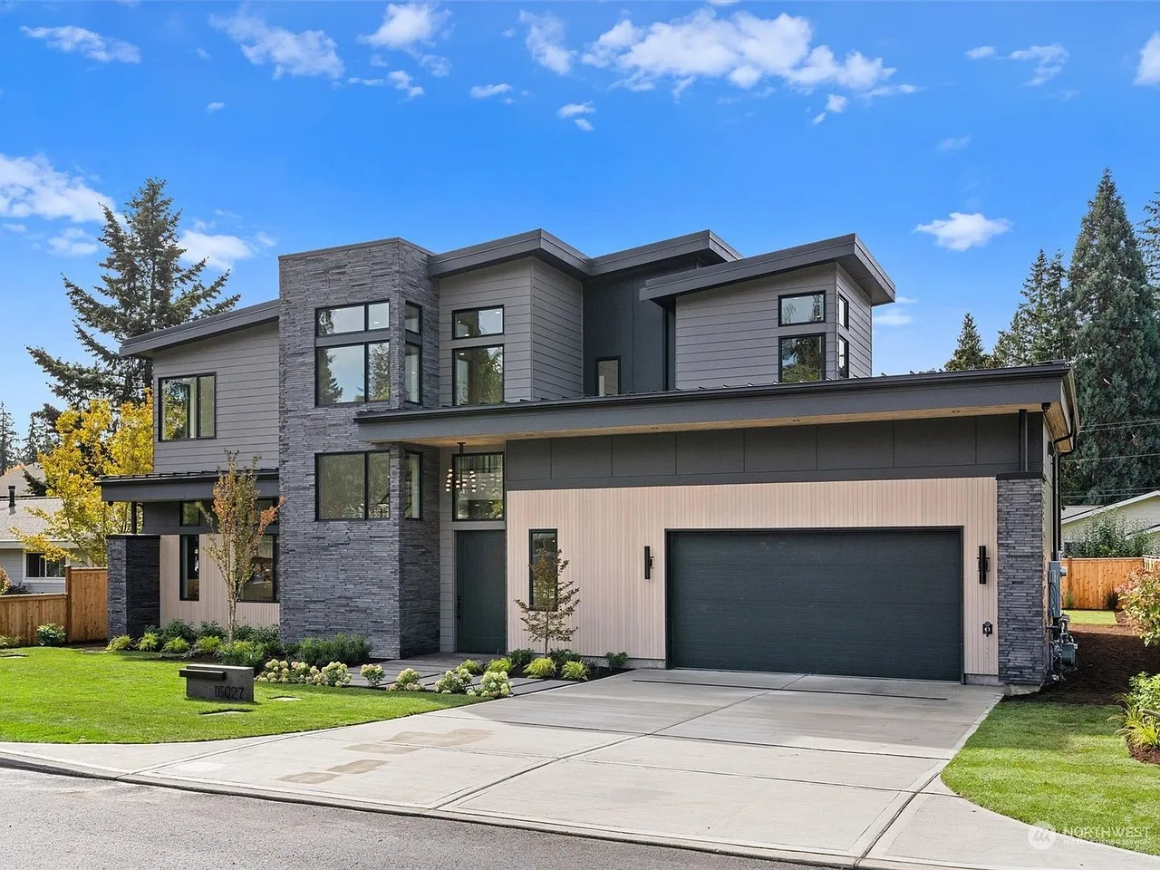 16027 SE 8th Street, Bellevue, WA 98008