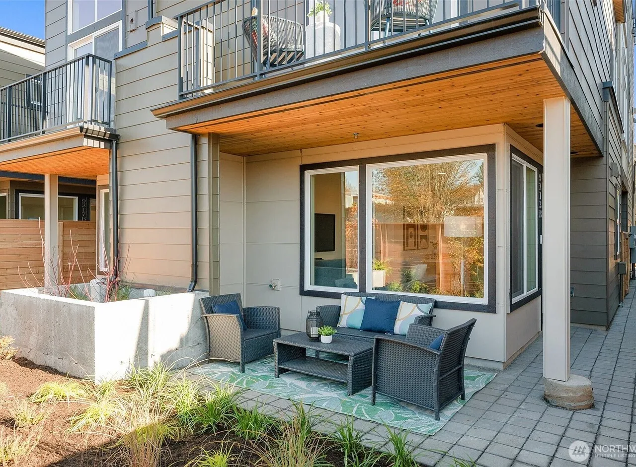 9209 B Densmore Avenue N, Seattle, WA 98103