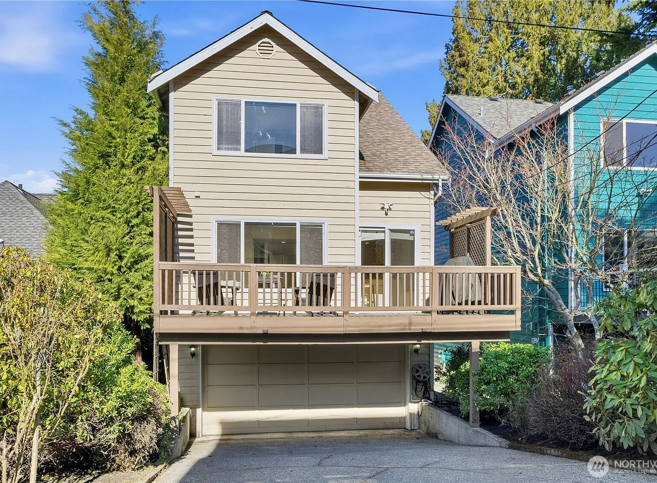 2401 N 65th Street, Seattle, WA 98103