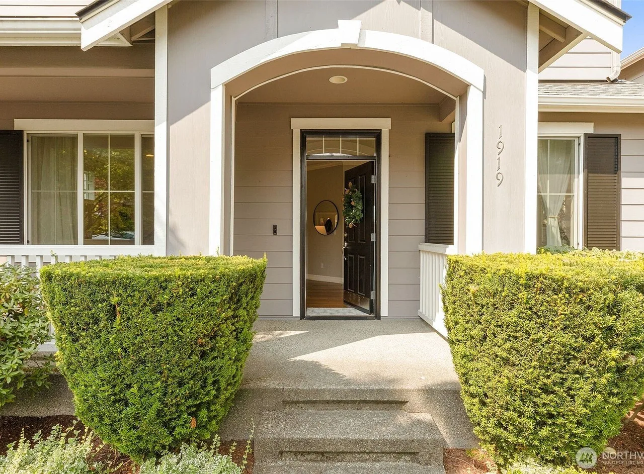 1919 25th Ave NE, Issaquah, WA 98029