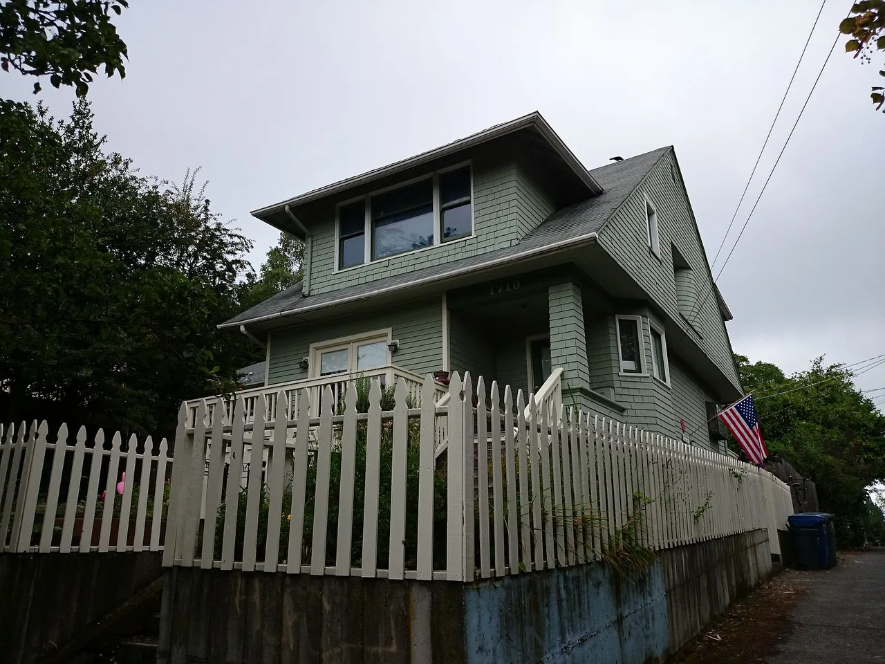 1710 E Mercer St, Seattle, WA 98112