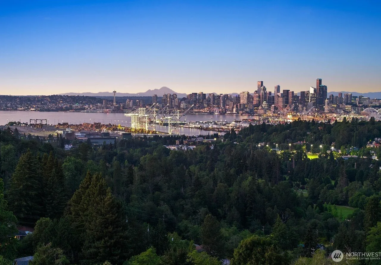 5921 32nd Avenue SW, Seattle, WA 98126