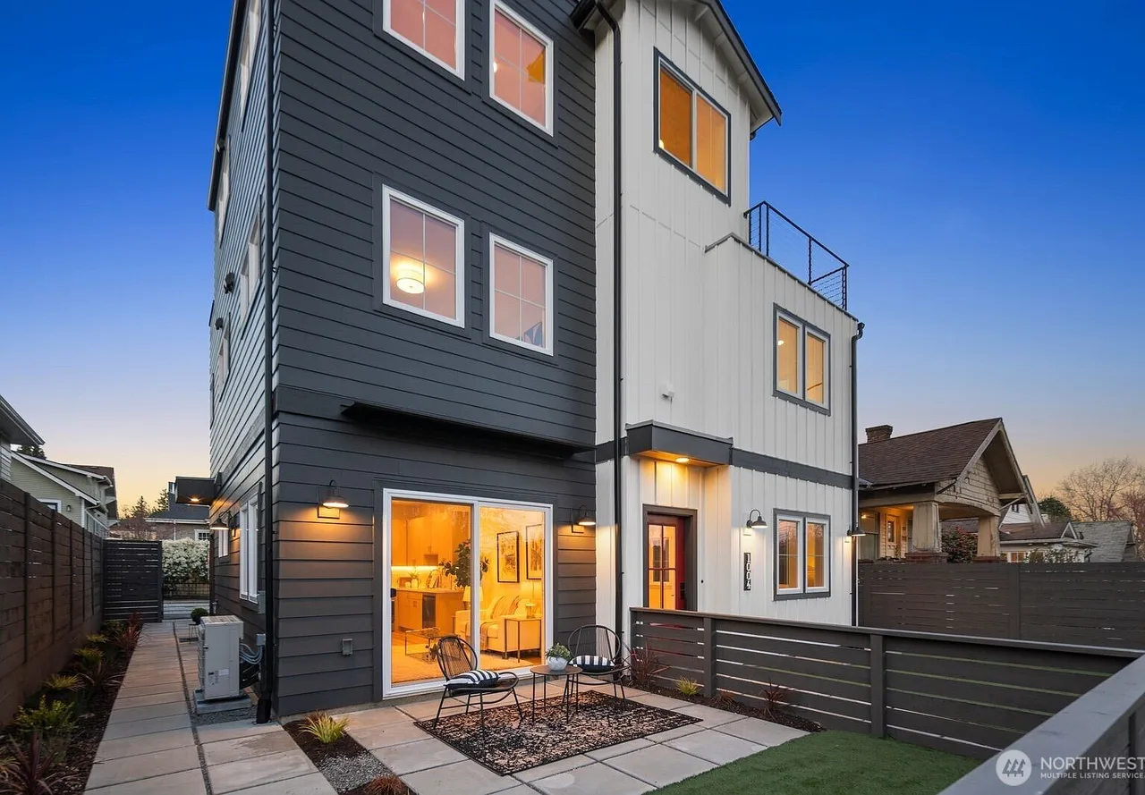 1004 N 48th Street #B, Seattle, WA 98103