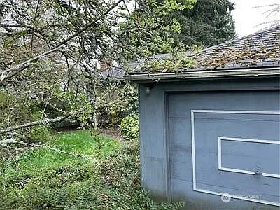 9251 25th Avenue SW, Seattle, WA 98106