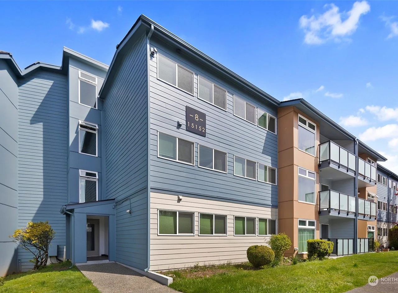 15152 65th Avenue S #810, Seattle, WA 98188